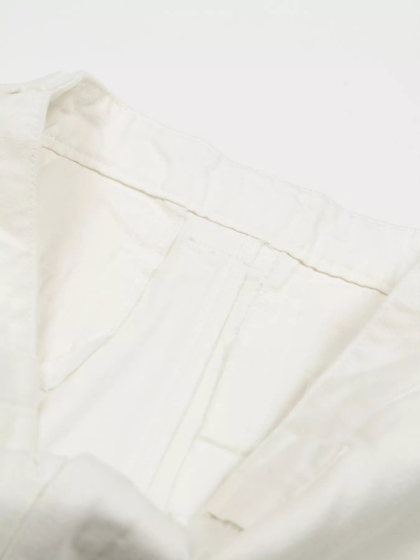 Men's ivory wide-leg capris by Trendsi, featuring a relaxed fit and casual style, shown on a male model.