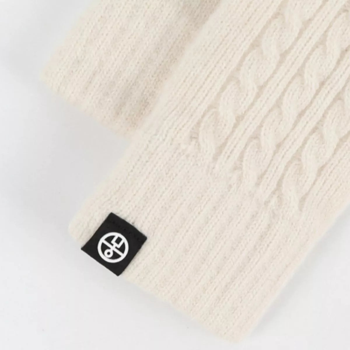 Trendsi cable knit touchscreen gloves showing a cozy, textured design and reinforced fingertips for smartphone use.