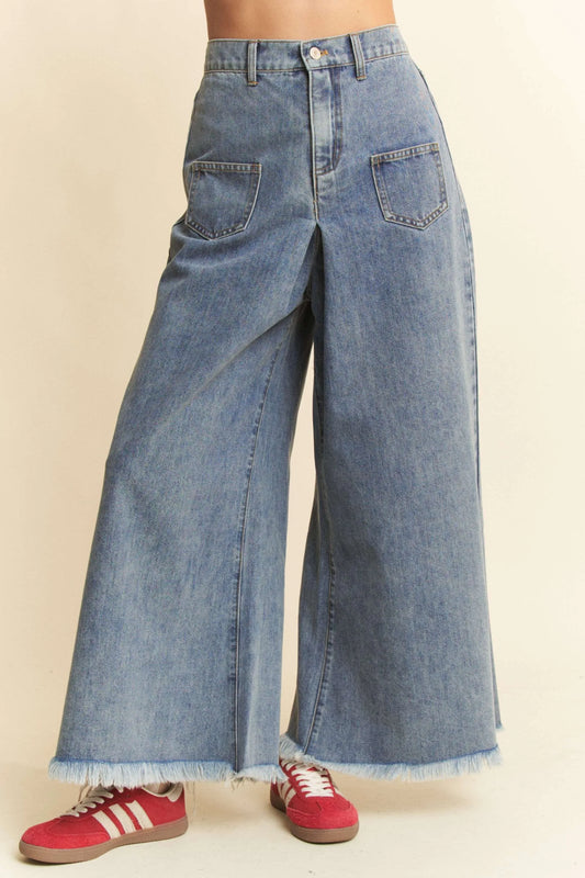 Davi & Dani patch pocket wide leg culotte jeans in denim with front patch pockets and relaxed fit, trendy and comfortable.