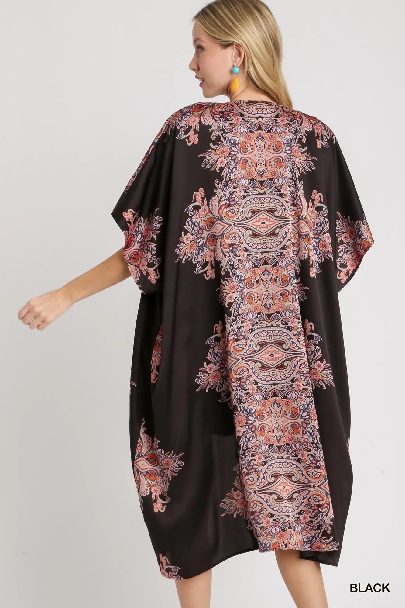 Black Umgee satin border print short sleeve kimono with open front and relaxed fit, perfect for casual or stylish layering.