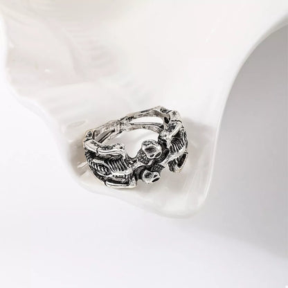 Halloween skull alloy ring featuring a detailed skull design, perfect for gothic or spooky fashion accessories.
