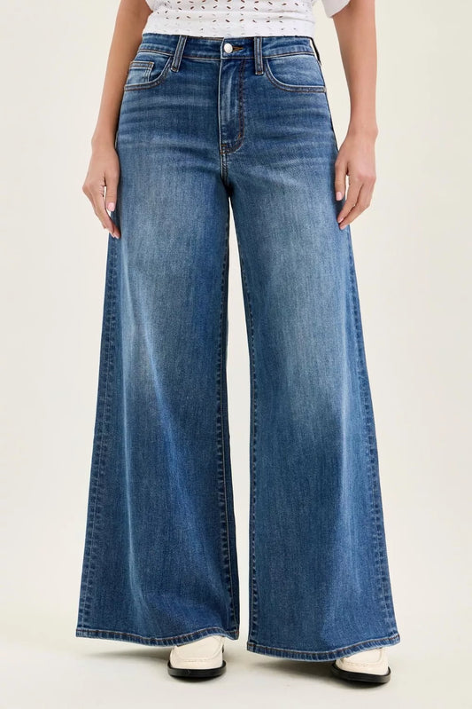 High waist Judy Blue Palazzo jeans in denim with a relaxed fit, featuring wide legs and classic five-pocket design.