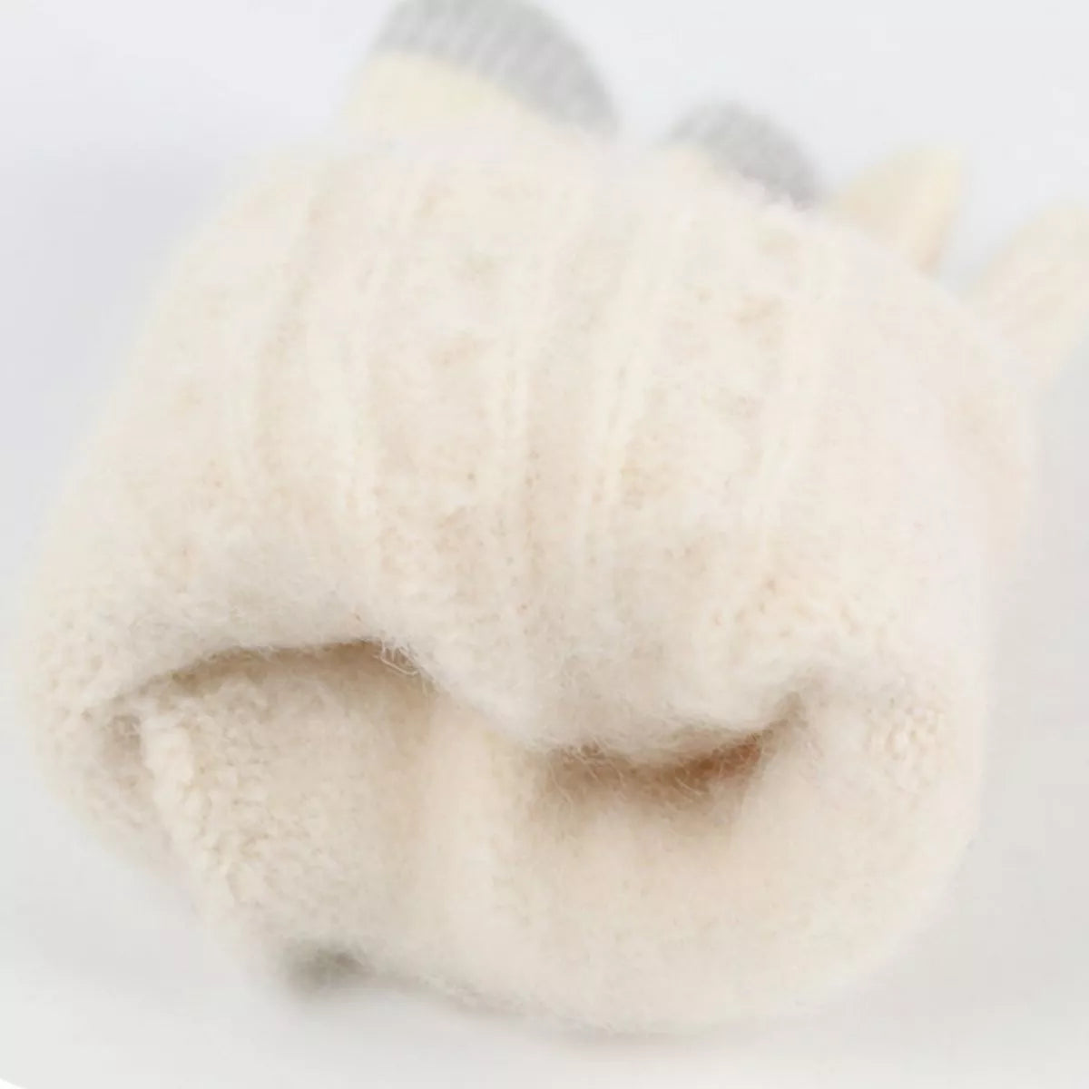 Trendsi cable knit touchscreen gloves in gray with ribbed cuffs, designed for warmth and touchscreen compatibility.