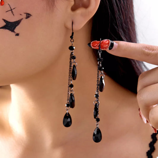 Halloween teardrop chain dangle earrings by Trendsi featuring spooky, elegant dangling design with chain details.