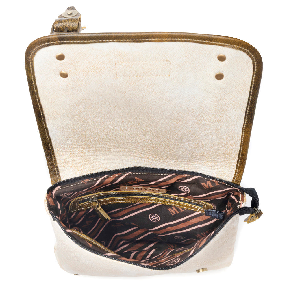 Myra USA Myra Boss Hide Western concealed carry bag for women in creme with leather detail, upcycled canvas design.