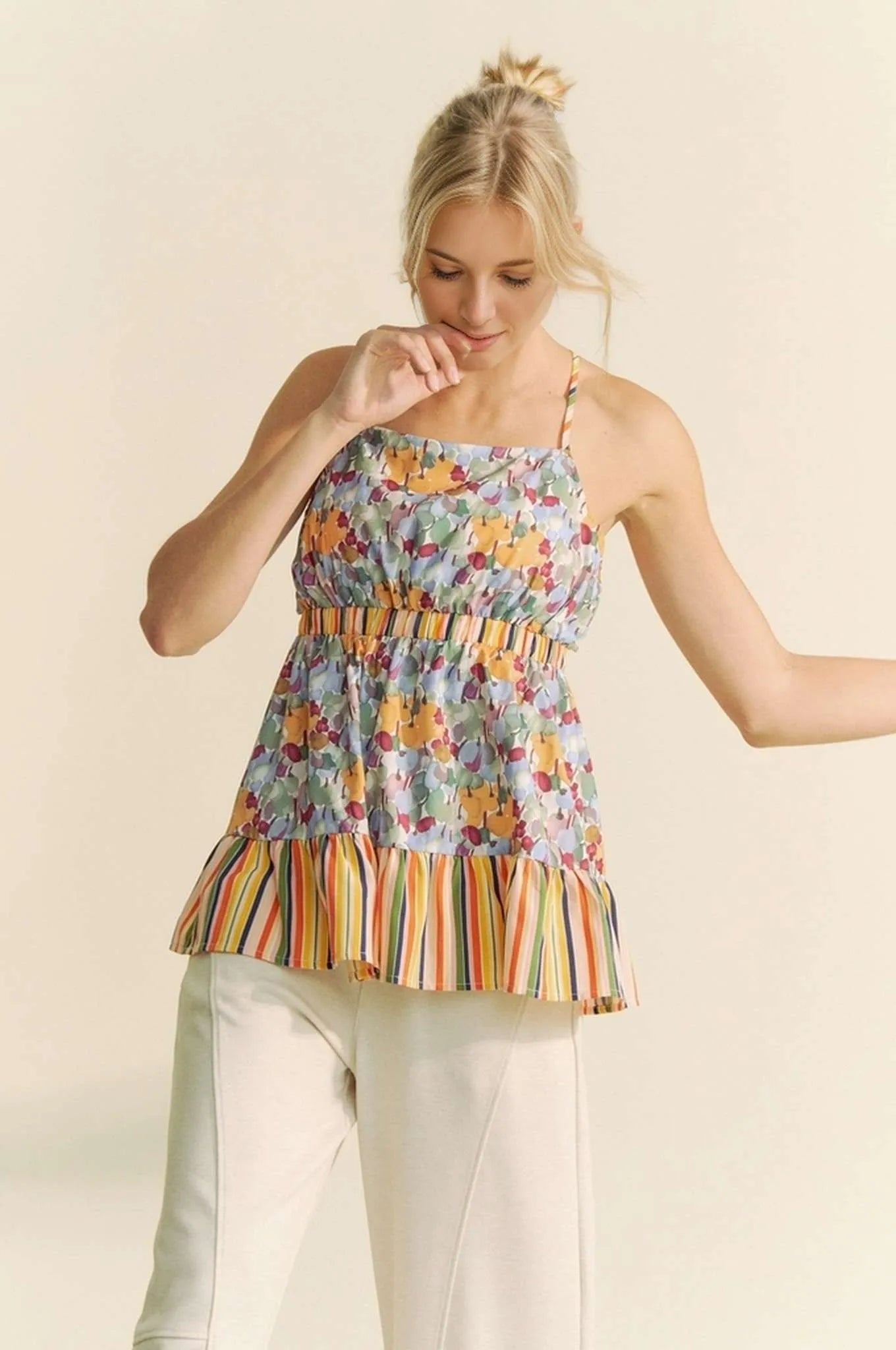 Sage floral Davi & Dani sleeveless smocked top with ruffle back and tie detail, trendy summer blouse from Trendsi.