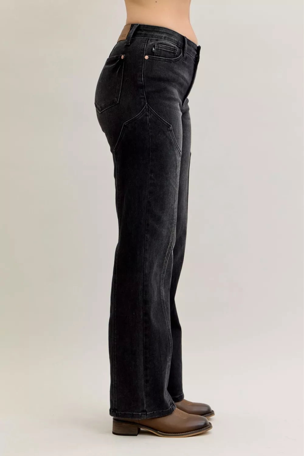 Judy Blue mid-rise straight jeans with Western seam details, showcasing classic denim style and fit.