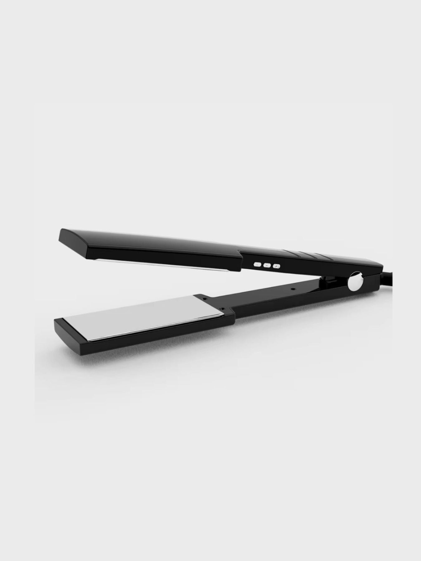 Black Trendsi fast heating hair straightener with North American plug, sleek design for quick styling and smooth, straight hair.