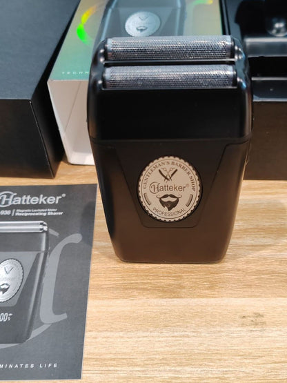 Black portable electric shaver by Trendsi, compact design with a sleek finish, suitable for travel and everyday grooming.