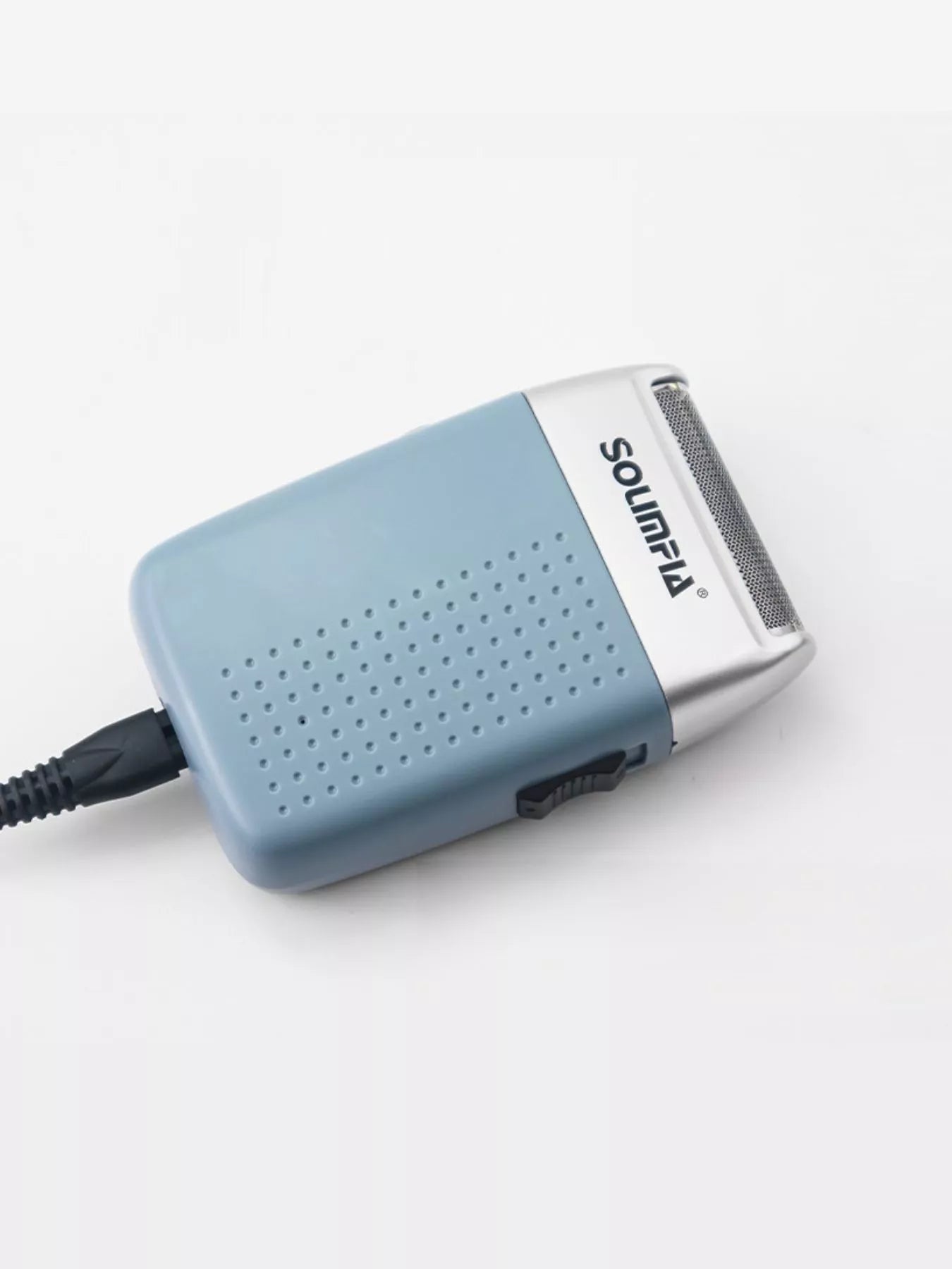 Trendsi black portable mini shaver with compact design and one-size-fits-all functionality for convenient grooming.