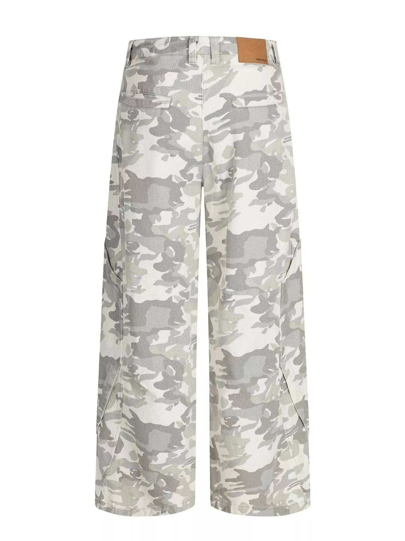 Men's camouflage wide-leg cargo pants from Trendsi featuring a relaxed fit and multiple pockets in a stylish camouflage pattern.