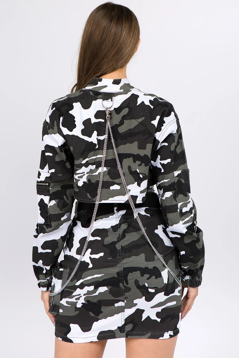 American Bazi camouflage cropped jacket with chains from Trendsi, featuring a stylish camo pattern and chain details.