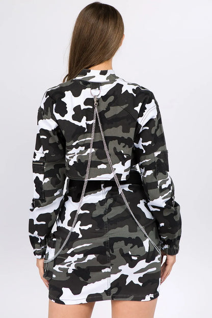 American Bazi camouflage cropped jacket with chains from Trendsi, featuring a stylish camo pattern and chain details.