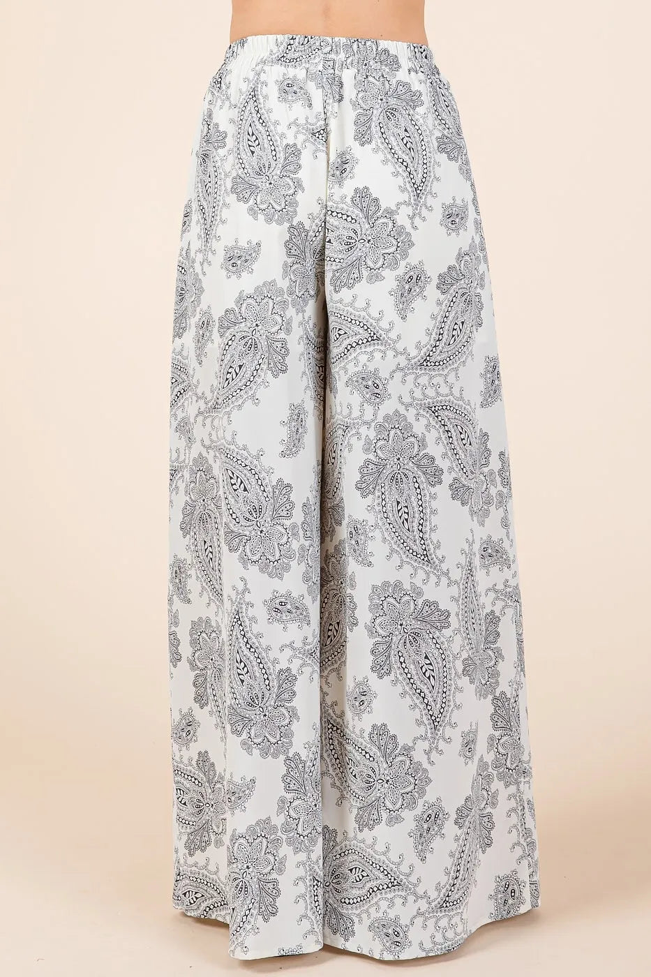 Cream and black paisley print cami and pants set by Mittoshop, featuring a flowy sleeveless top and matching wide-leg pants.