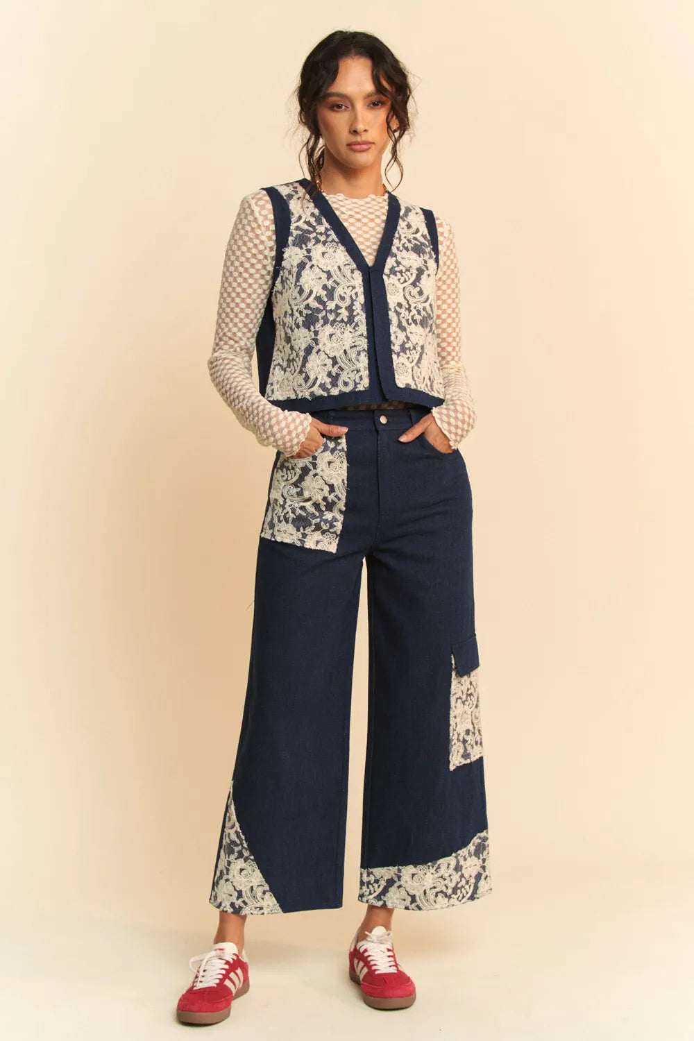 Dark wash Davi & Dani lace applique wide-leg jeans with high waist and relaxed fit, featuring intricate lace details.