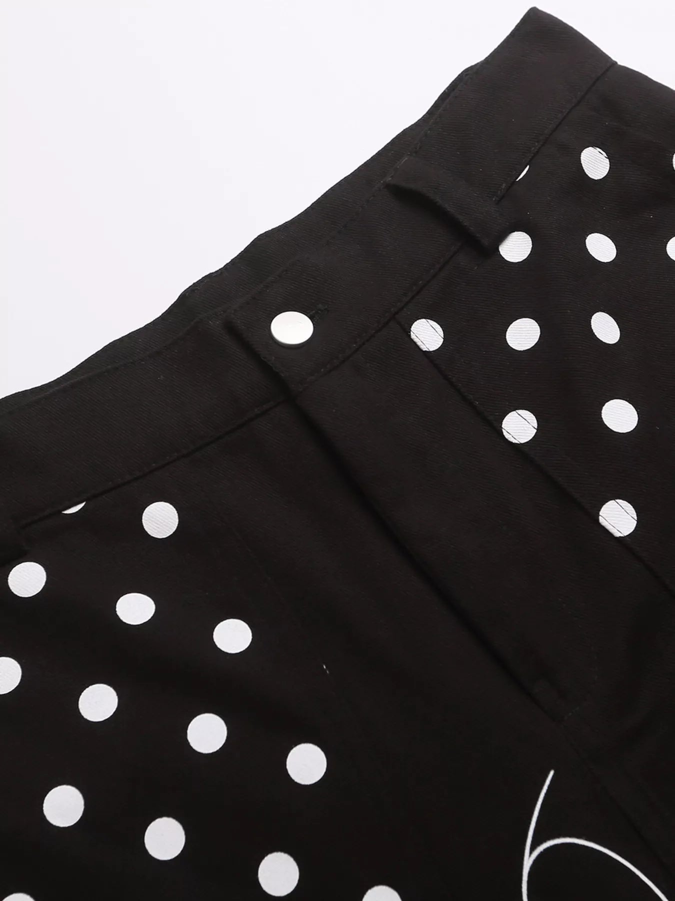 Men's green polka dot cargo capris by Trendsi, featuring a relaxed fit with side pockets and a casual, stylish design.