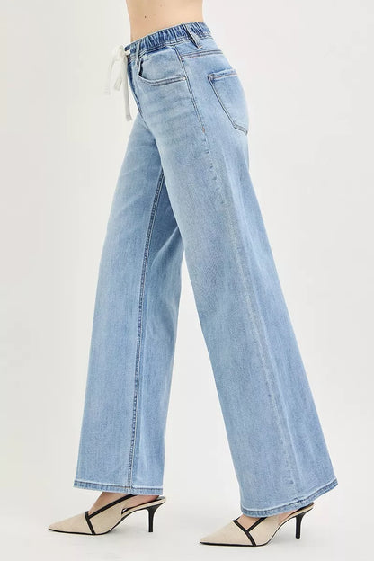 Light-colored RISEN elastic band slouchy wide jeans with drawstring, casual and comfortable denim pants from Trendsi.