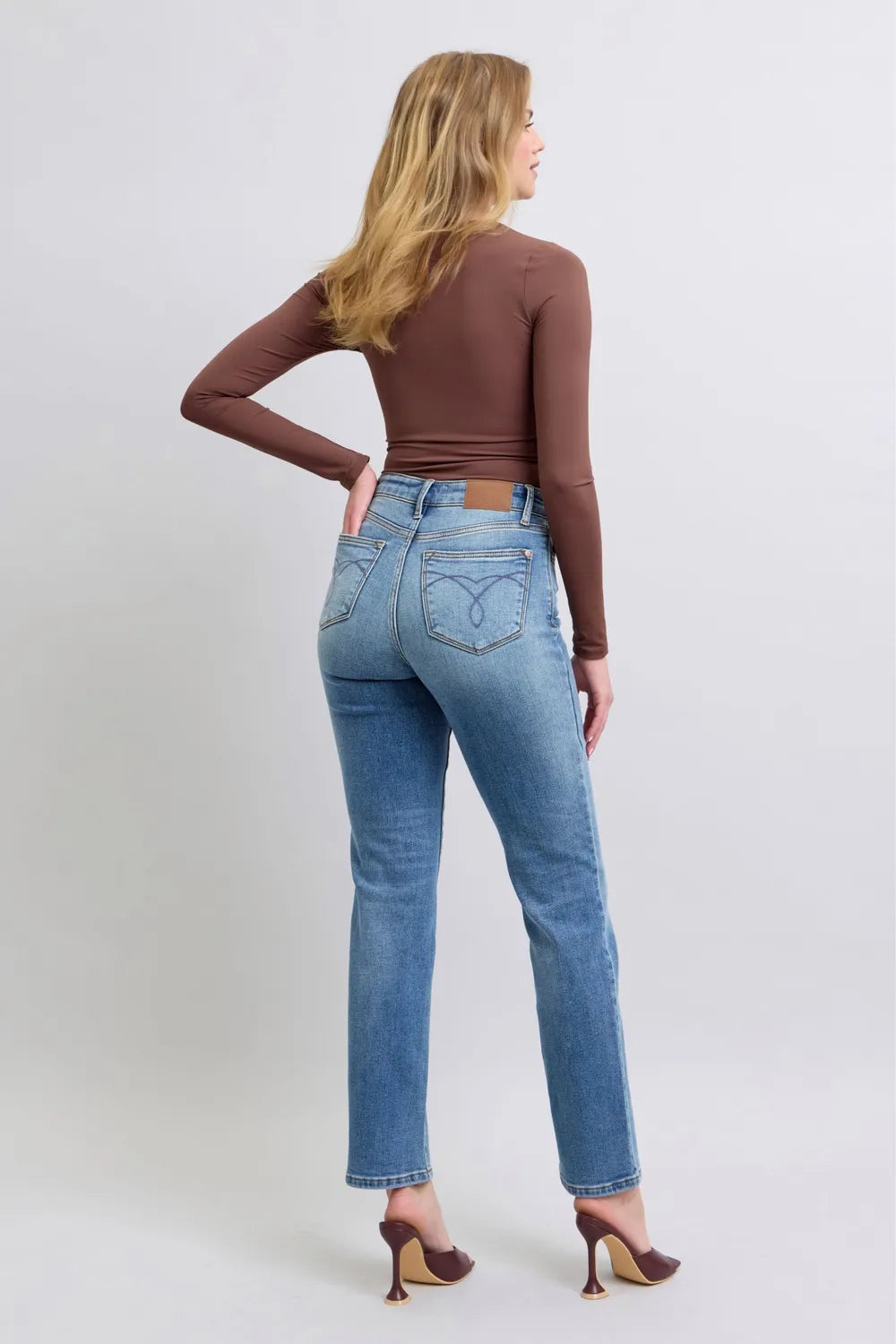 Judy Blue vintage wash thermal straight jeans in full size run, featuring classic denim style and relaxed fit.