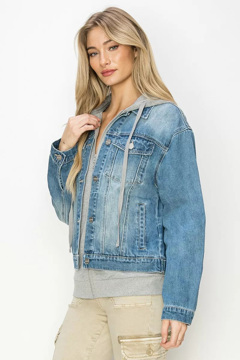 Trendi oversized hoodie jacket featuring a relaxed fit, soft fabric, and casual style, perfect for comfortable streetwear fashion.