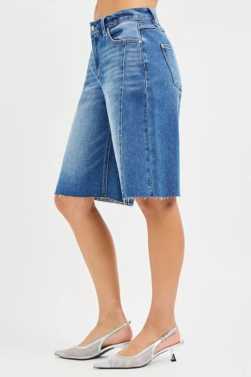 Trendsi RISEN raw hem slouchy seamed jorts featuring a relaxed fit and distressed detailing, perfect for casual summer wear.