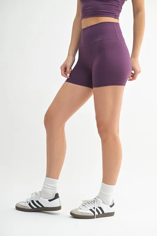 Trendsi MONO B Venice Cloud light contour biker shorts in merlot with a comfortable fit and stylish design.
