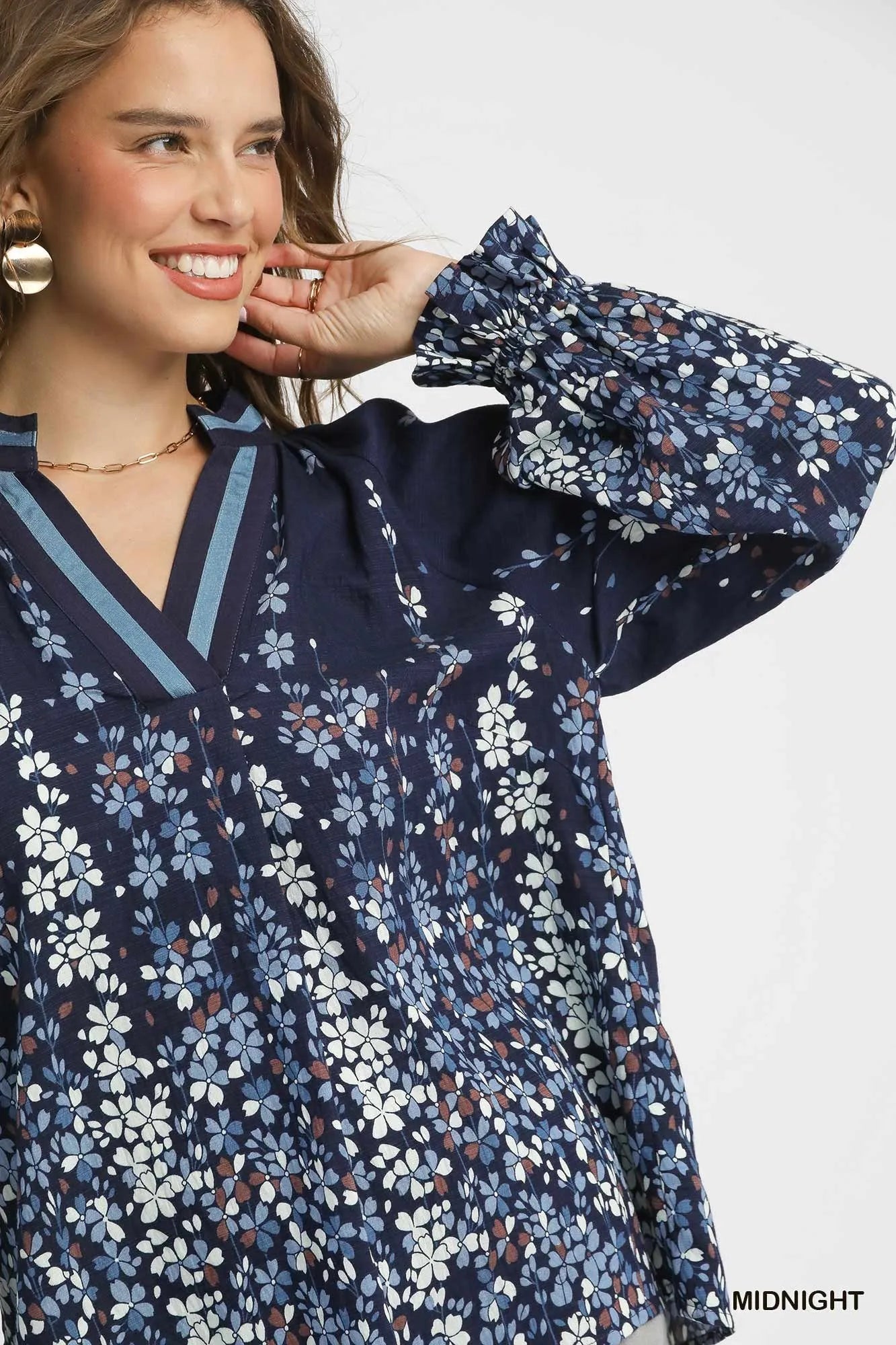 Plus size Umgee floral vine print blouse with balloon sleeves, featuring a full size and midnight color, by Trendsi.
