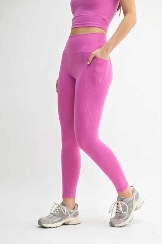 Trendsi MONO B Venice Cloud Light Sculpt high-waisted leggings in soft, cloud-inspired fabric with a flattering fit.