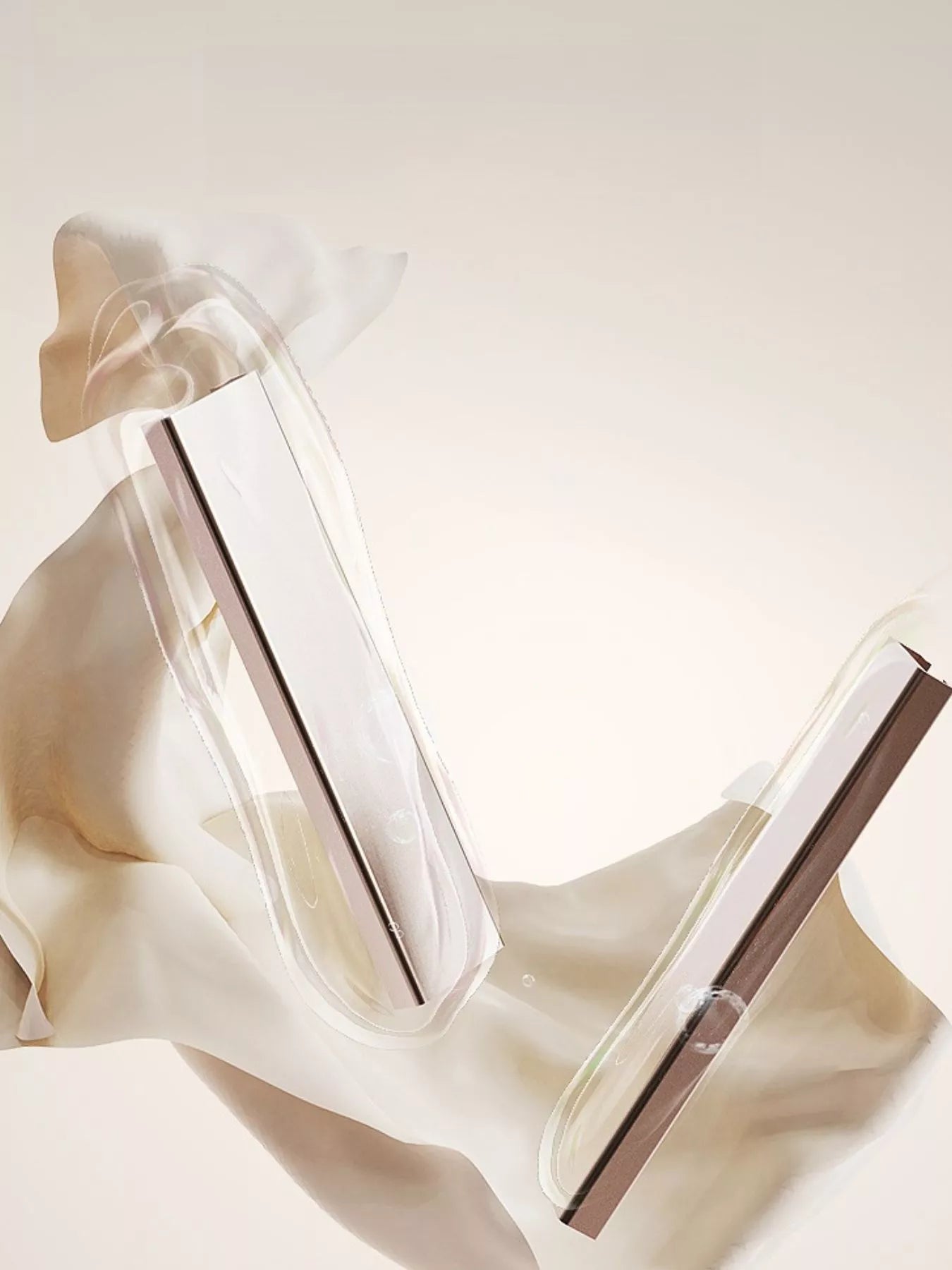 Off-white Trendsi fast heating hair straightener with European plug and sleek design for quick styling.