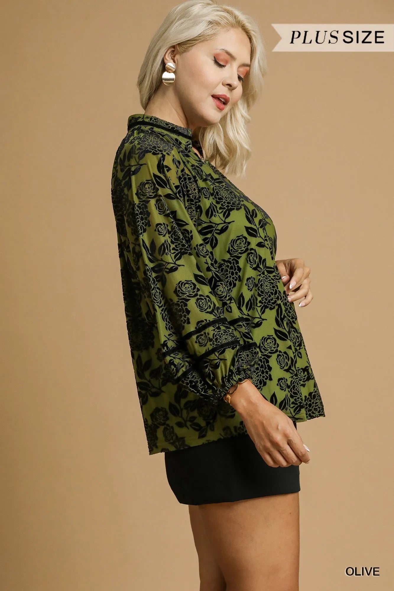 Plus size floral velvet blouse by Umgee with balloon sleeves, featuring a full-size fit and elegant floral pattern.