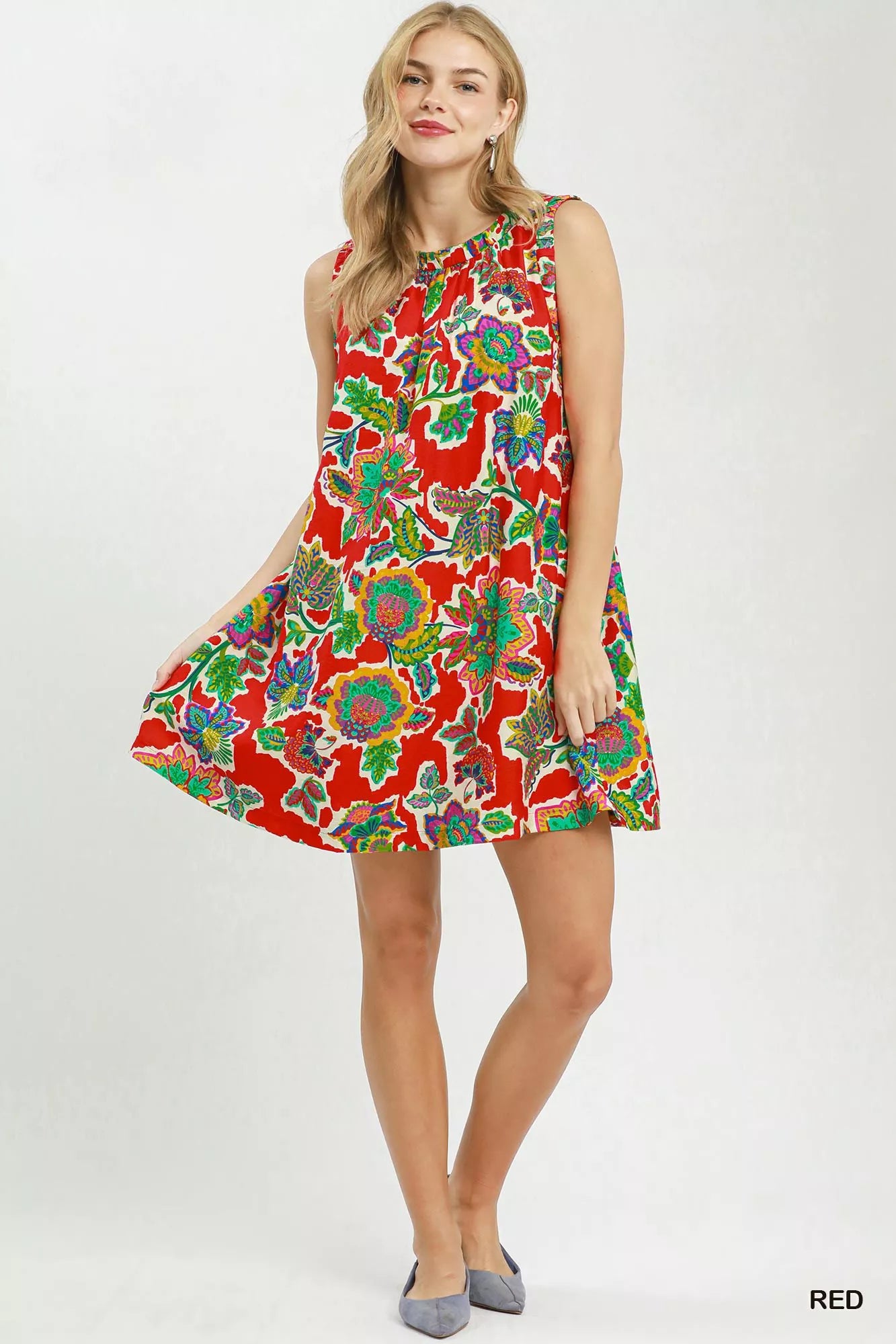 Red Umgee sleeveless shift dress with abstract print, casual summer dress by Trendsi, featuring a relaxed fit and sleeveless design.