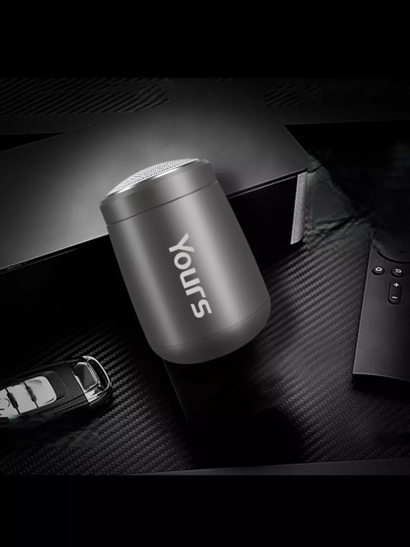 Royal blue portable electric shaver by Trendsi with a sleek design, compact for easy use and travel grooming.