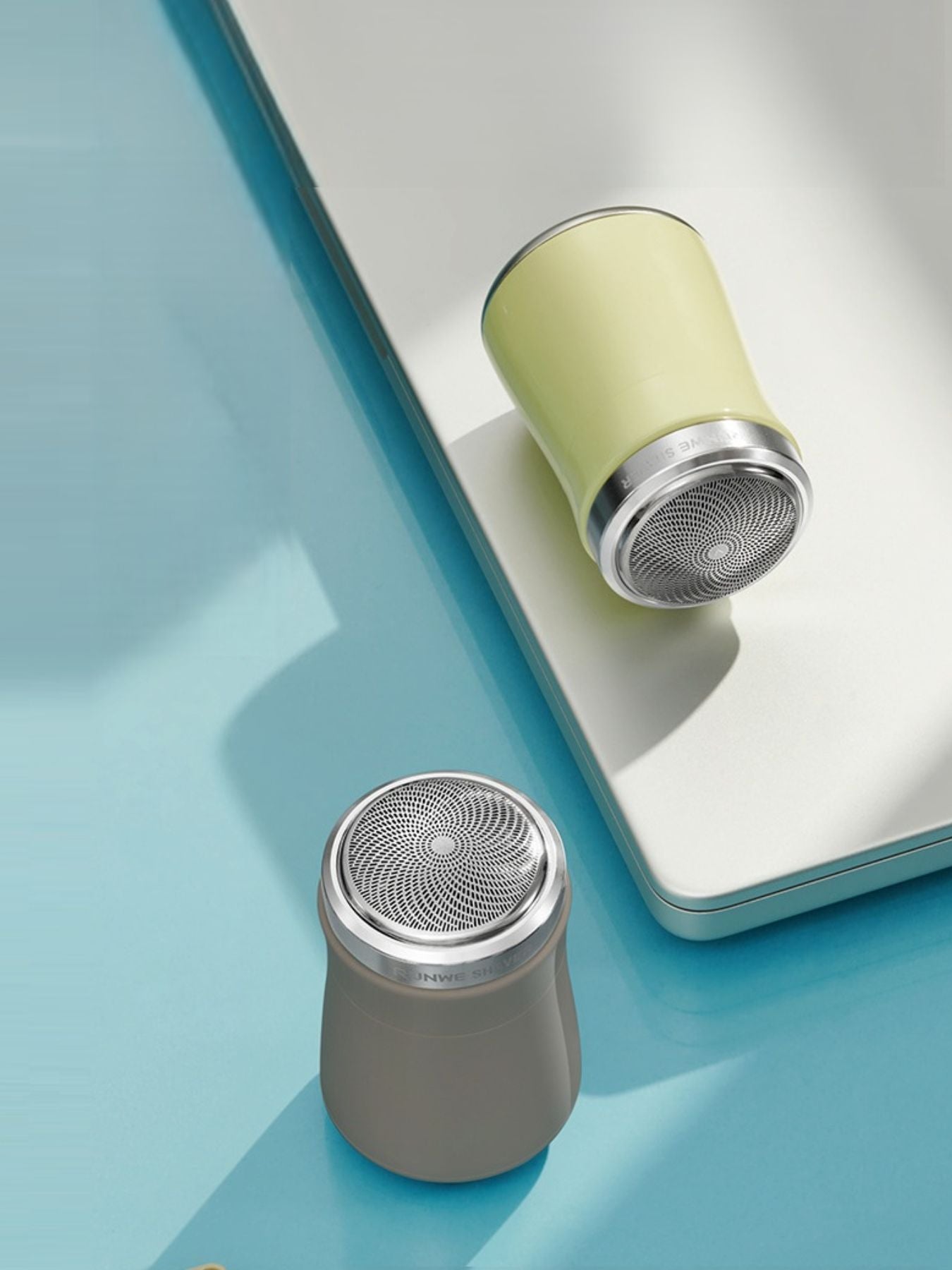 Waterproof electric shaver by Trendsi with a sleek design, suitable for wet and dry use, perfect for grooming.