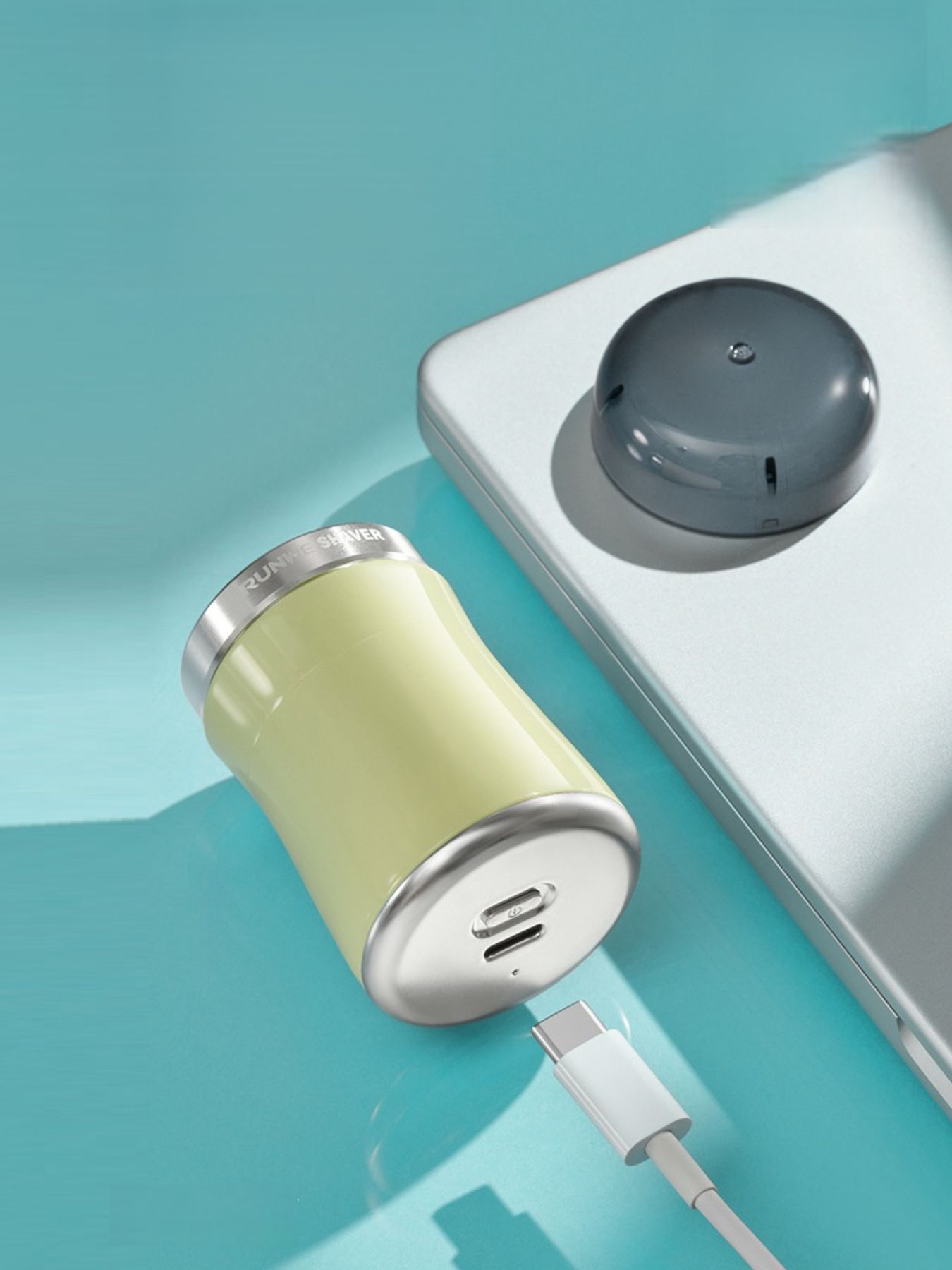 Waterproof electric shaver by Trendsi with a sleek design, ideal for wet and dry shaving, shown in a close-up image.