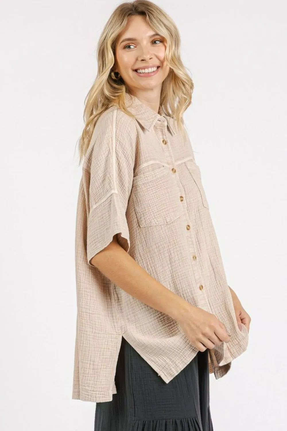 Sand-colored Mittoshop mineral wash gauze oversized short sleeve shirt, relaxed fit, lightweight and breathable for casual wear.