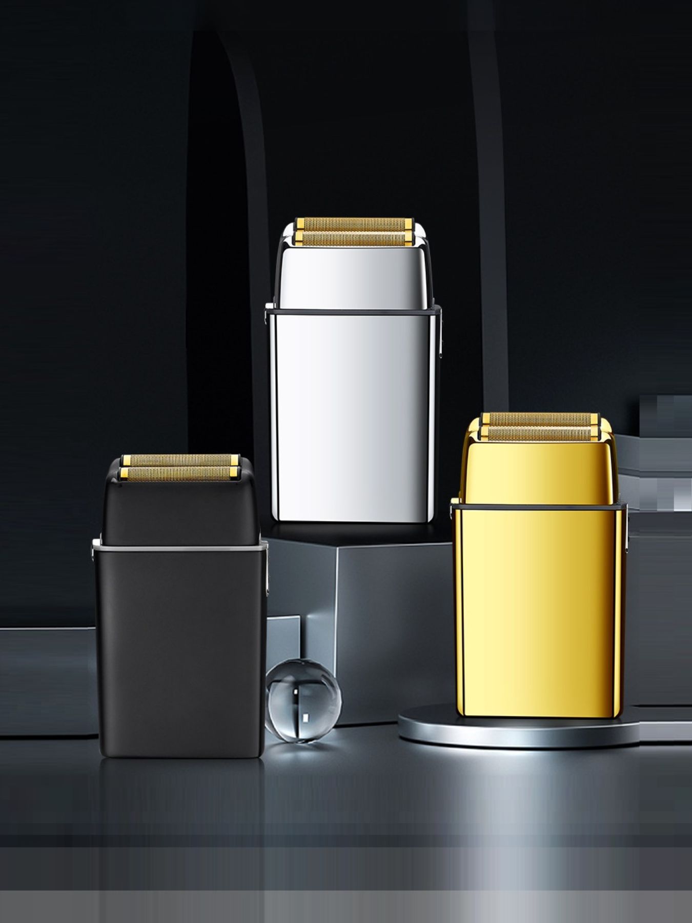 Silver portable mini foil shaver by Trendsi with compact design and one-size fit, ideal for quick grooming on the go.