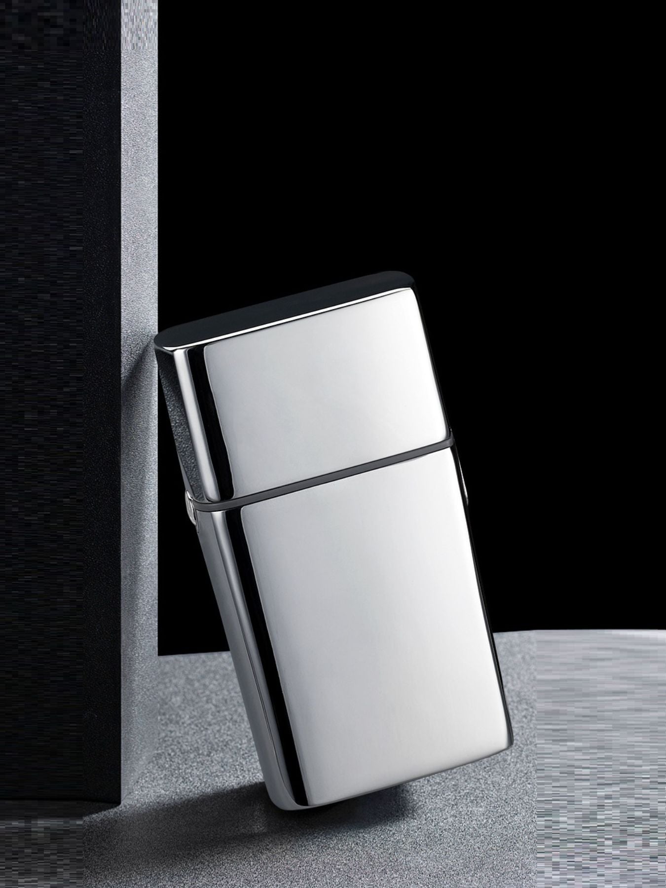 Silver portable mini foil shaver by Trendsi with compact design and foil blades, ideal for quick grooming on the go.