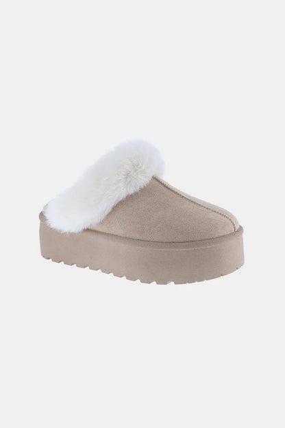Taupe Weeboo snow slippers with thick rubber soles and fur trim, designed for warmth and comfort in winter.