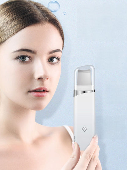 White deep cleansing blackhead extractor tool by Trendsi, designed for facial pore and blackhead removal.