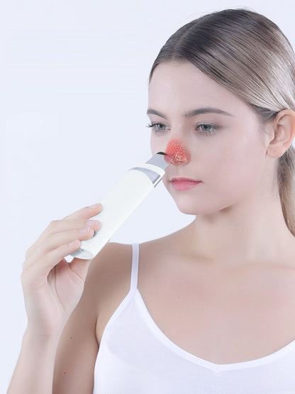 White deep cleansing blackhead extractor tool by Trendsi, designed for removing blackheads and impurities from skin.