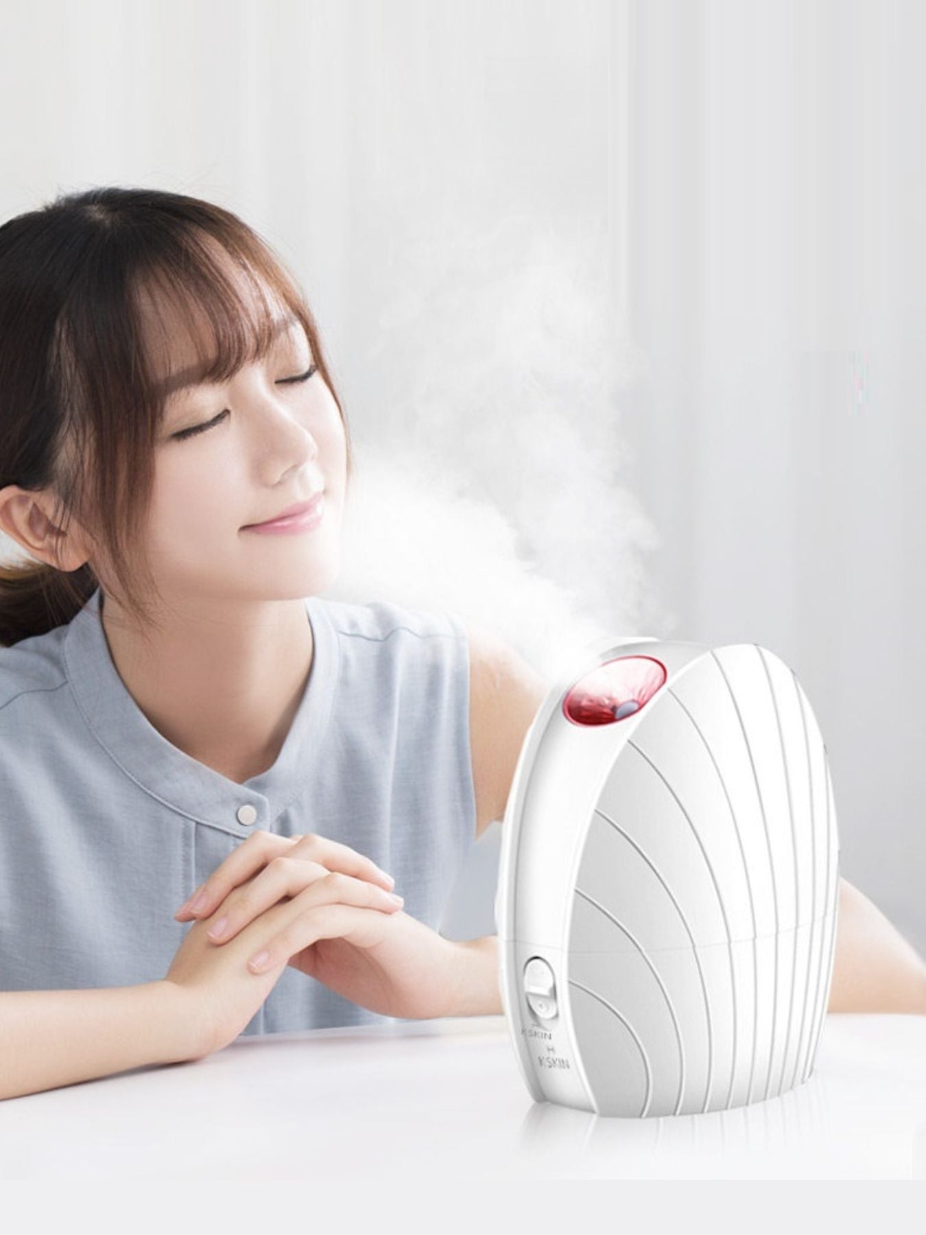 White Trendsi facial steamer deep hydration beauty device for facial skincare with a sleek, compact design.