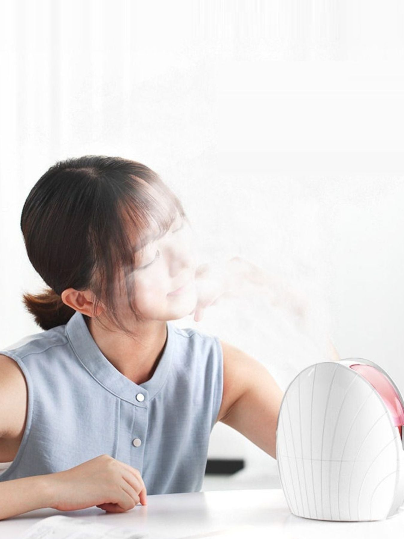 White Trendsi facial steamer deep hydration beauty device for facial skincare, with a sleek compact design.