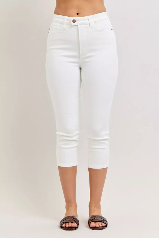 White Judy Blue high waist capri pants with extended waistband and spade pockets, stylish and comfortable for casual wear.